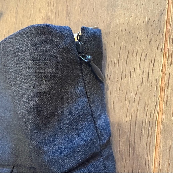 The Limited Mini Pencil Skirt Navy W 15” L 18” - Picture 5 of 9